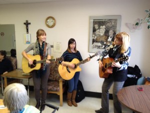 Photo Vanessa Stacey and Lois at St. Boniface Hospital october 2012